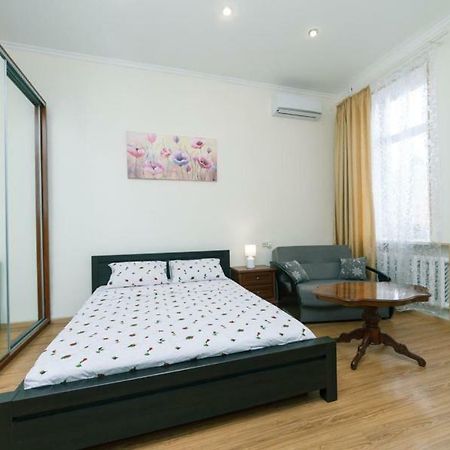 Apartment On Saksahanskoho Street 基輔 外观 照片
