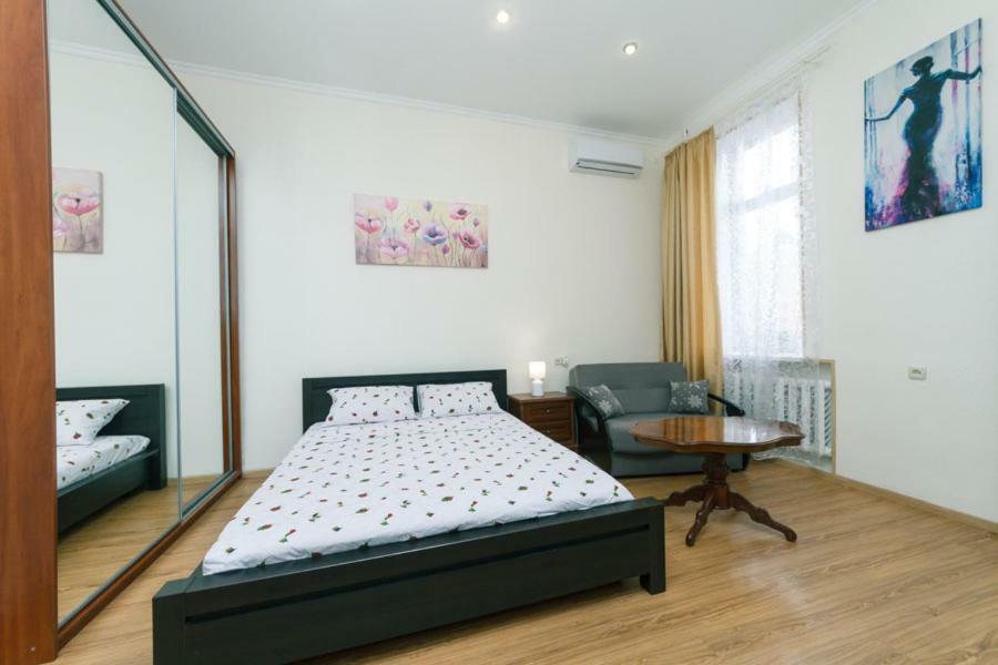Apartment On Saksahanskoho Street 基輔 外观 照片